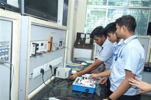 Electronics Mechanic
