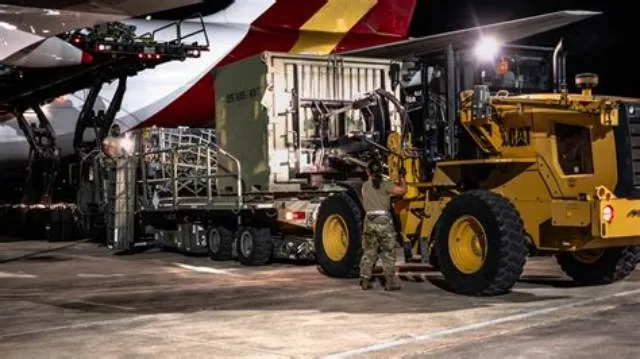 AIRCRAFT FREIGHT LOADER LEADER (MVO/FLO)