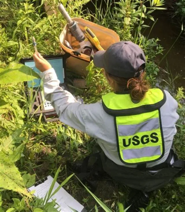 Supervisory Interdisciplinary Biologist/Physical Scientist (Deputy Center Director) job opening at Geological Survey